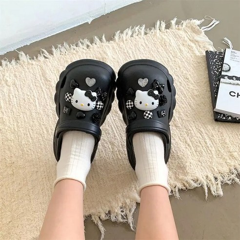 블랙 캐릭터 파츠 세트로 옷장에 개성을 더하세요!