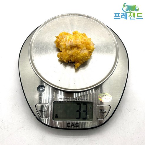 맛있는 앙트레를 위한 순살 치킨과 바삭바삭한 껍질의 후레이크 치킨 가라아게