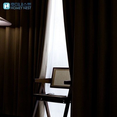 아침 햇살 OUT! HOMEY NEST 암막커튼으로 꿀잠 예약하세요.