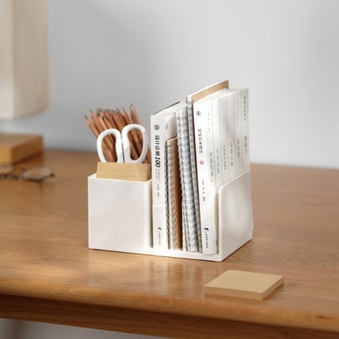 깔끔한 책상 정리, 효율적인 하루의 시작!