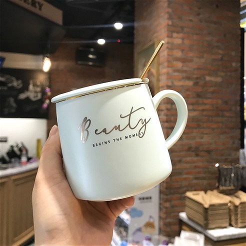 사랑스러운 도자기 머그컵 끈 뚜껑 수저 상큼한 사무실 물컵 ins 심플한 북유럽 캐릭터 남녀 커플, 청록색 (뚜껑이 달린 스푼), 300ml