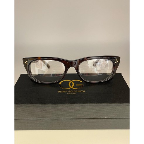 시대를 초월하는 우아함, 올리버 골드스미스 바이스컨설 안경