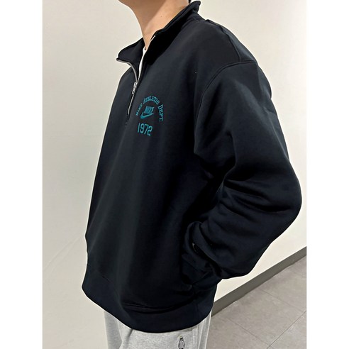  따뜻함과 스타일이 만나는 나이키 반집업 기모 하프 집업 스웻 셔츠