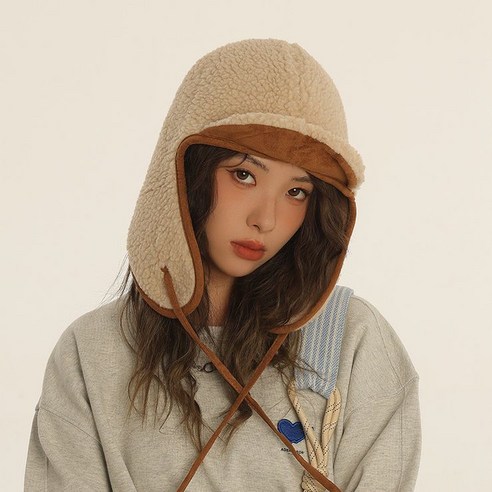 포근함과 스타일을 한번에, 에쉬울프 뽀글이 귀달이 모자로 따뜻한 겨울을!