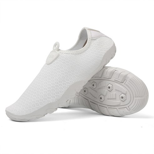 편안함과 스타일을 모두 갖춘 여름 물놀이 필수템