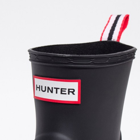 장마철 스타일과 쾌적함을 책임질 헌터 숏 레인부츠