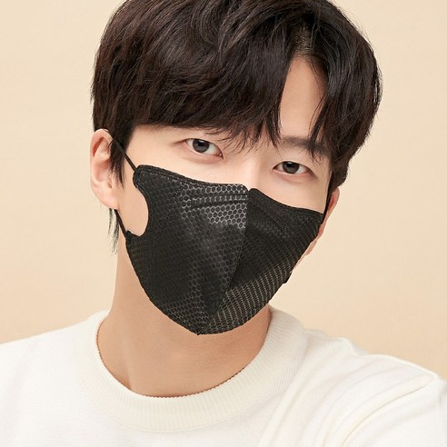 95% 이상의 미세먼지를 차단하는 에어피트 KF94 마스크