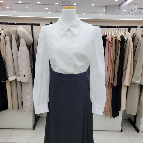 온앤온 퍼프소매 셔츠형 블라우스njw3sb20601