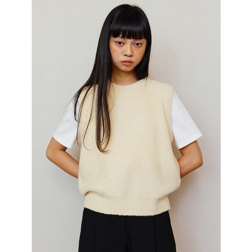 Round Vest Knit - Ivory