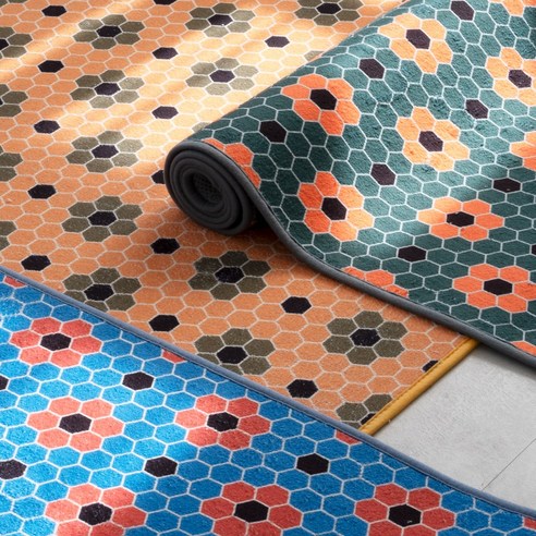 모자이크 플라워 타일 텍스쳐 러그: 공간을 환하게 밝히는 매력적인 아이템 모자이크타일