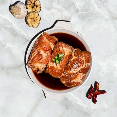 수원 갈비맛으로 풍부한 맛과 향을 느낄 수 있는 육마담 양념 목살 왕구이