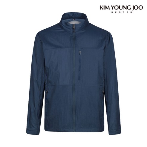 스타일과 기능성을 겸비한 간절기 필수템, 김영주 스포츠 에어브리즈 바람막이