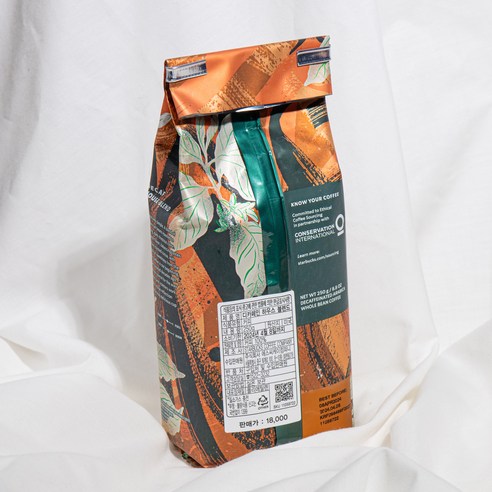 풍부한 맛의 카페인 없는 커피 즐거움