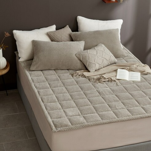 올겨울, 전기세 걱정 없이 꿀잠 예약! 따뜻함이 샘솟는 양털 패드의 비밀 에어룸양모패드