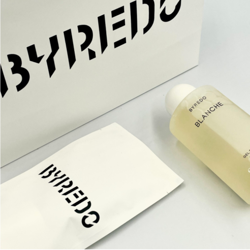 섬세한 향기로 샤워 시간을 예술로 승화시키는, 바이레도 블랑쉬 바디워시 바이레도바디워시