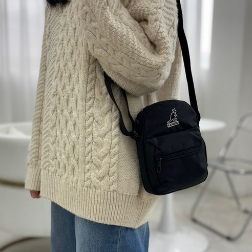 스타일과 실용성을 모두 갖춘 캉골 키즈 레미 크로스백