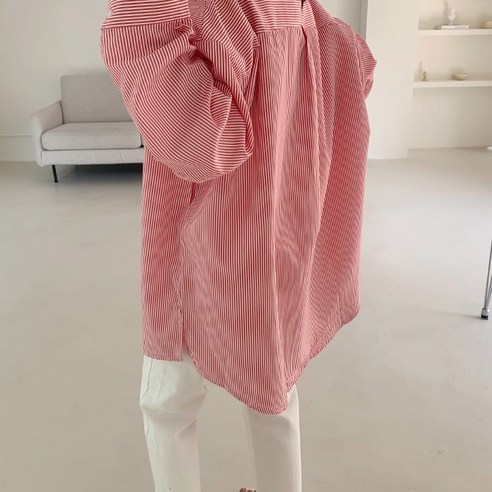 편안하고 세련된 옷장에 완벽한 애플망고옷장의 롱 남방