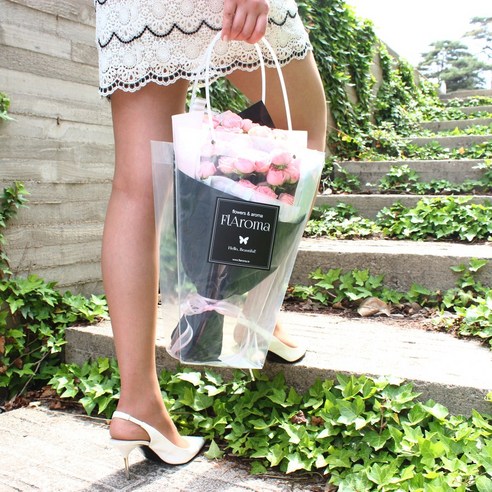 [오케이나우ㅣ인기상품] 플라로마 장미 100송이 꽃다발: 축하와 사랑을 전하는 생생한 선물 [OKNOWㅣ추천상품]