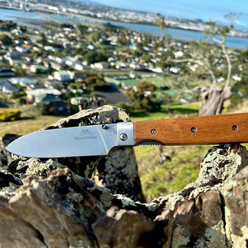 마운틴하이커 접이식 캠핑칼: 캠핑의 품격을 높이는 숨겨진 조력자