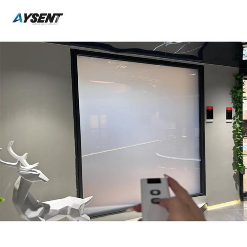 답답한 일상, 프라이버시는 지키고 싶다면? 스마트 필름 유리창 시트지로 해결! 스마트필름