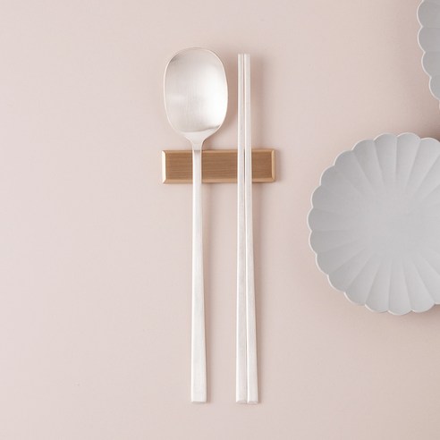 품격과 건강을 담은 선물, 한국도자기 리한 노아 은수저 세트