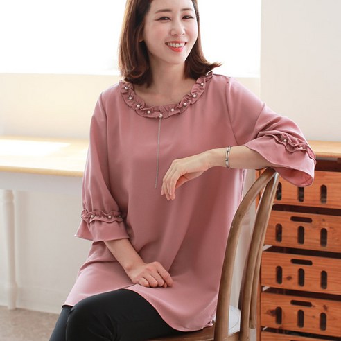 엄마옷 백합사 진주 프릴체인 블라우스: 여성미와 우아함이 담긴 럭셔리한 아이템