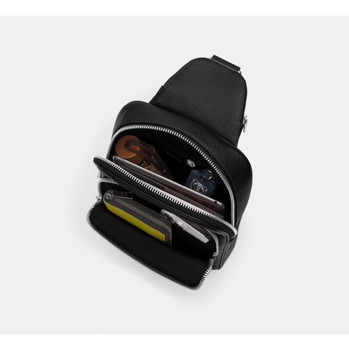 코치 슬링백으로 자유롭고 스타일리시한 일상을 완성하세요!