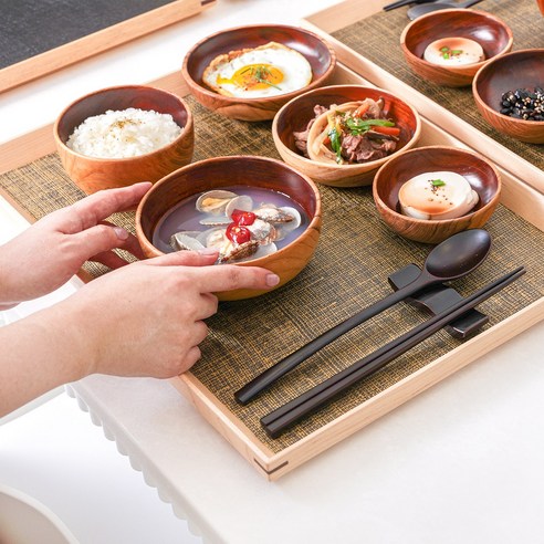 전통과 현대의 만남, 건강과 아름다움을 담은 프리미엄 수저세트