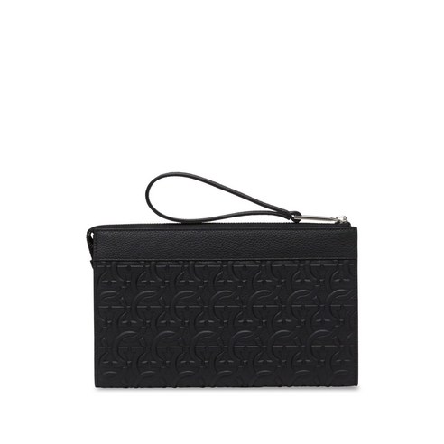 Ferragamo 엠보스드 로고 클러치로 당신의 스타일을 완성하세요.