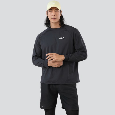 자유로운 물결을 담은 스타일, 오버핏 래쉬가드로 완성하세요.