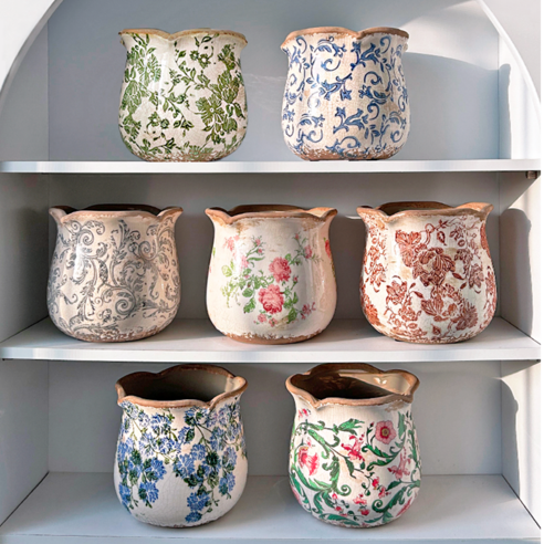 바이올렛 앤틱 토분으로 완성하는 유럽 감성 정원