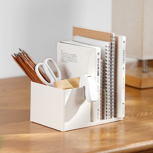 깔끔한 책상 정리, 효율적인 하루의 시작!