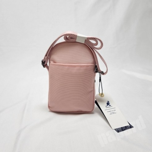 사랑스러운 디자인과 뛰어난 실용성을 겸비한 캉골 키즈 크로스백