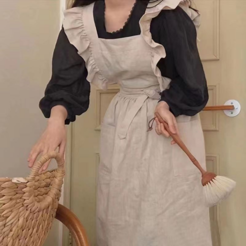 린넨 프릴 앞치마로 밋밋한 일상에 사랑스러움을 더하세요
