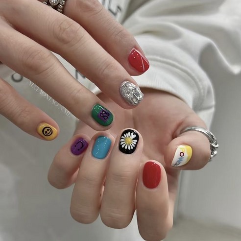 지드레곤 수제 네일 팁으로 손끝에 예술을 입다