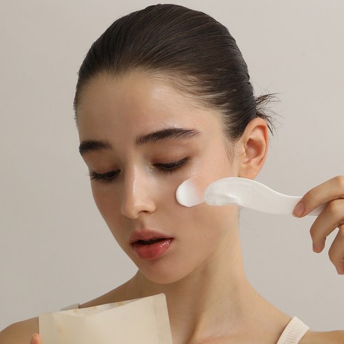 쌀겨 영양 가득, 풀리 쌀 반죽 마스크팩으로 촉촉하고 건강한 피부를!