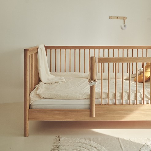 슬로우알레 바우 원목 데이베드 키즈 침대: 어린이방의 꿈꾸는 공간