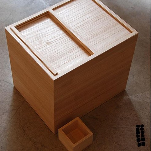 일본 장인의 정성, 쌀의 신선함을 지키는 오동나무 쌀통