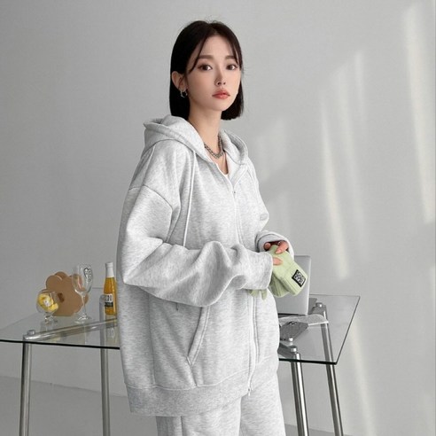 따뜻하고 스타일리시한 겨울 필수품을 위한 디센도 남녀공용 기모 후드집업 오버핏 무지 투웨이