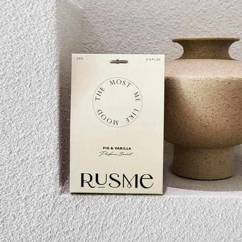 숲 속의 향기를 담은 러스미 천연 우드칩 퍼퓸 샤쉐로 일상을 향기롭게.