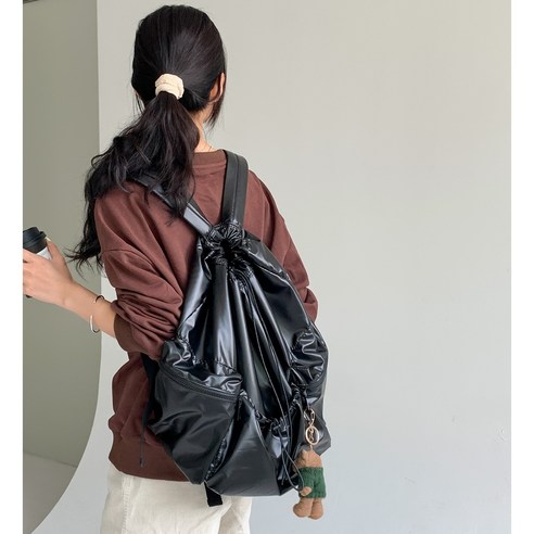 하입백 메탈릭 주름 듀얼 스트링 백팩