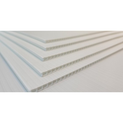 백색과 청색의 조화, 플로베니아 바닥보양재로 공간을 보호하고 아름답게 가꾸세요.