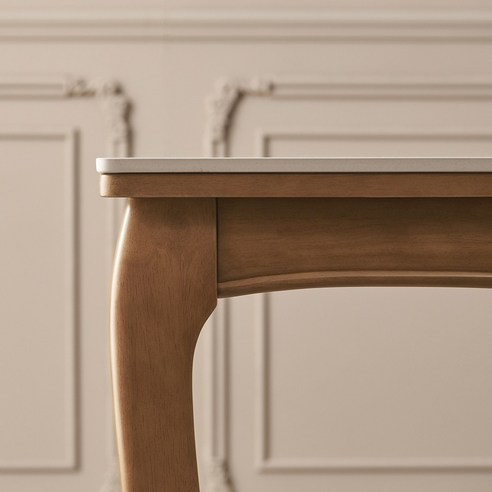 식사 시간을 특별한 순간으로 만들어 주는 우아하고 내구성 있는 라로퍼니처 프렌치 식탁