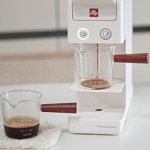 우드 핸들로 우아함을 더한 고품질 에스프레소 샷잔