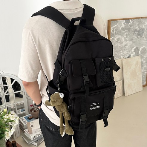 MFK 백팩: 세련되고 기능적인 여행용 필수품