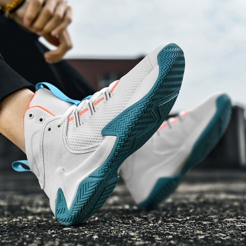 화려한 스타일과 탁월한 기능성의 멀티 스포츠 신발