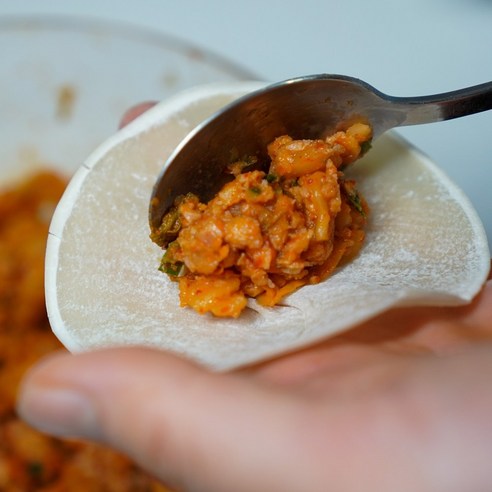 칼질은 이제 그만! 풍년들 슬라이스김치로 간편하게 김치 요리를 즐기세요.