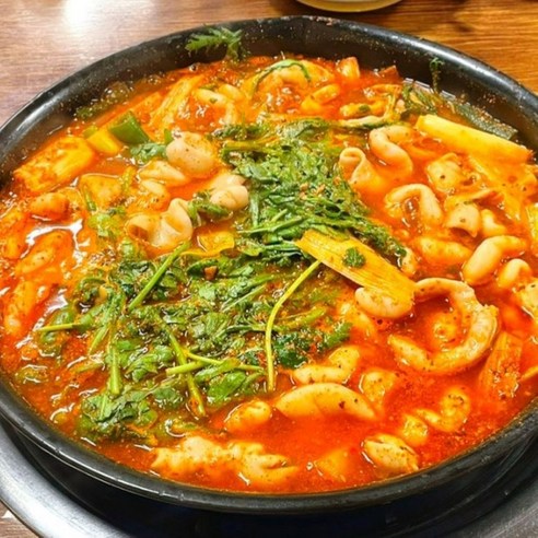 오늘 저녁, 칼칼하고 푸짐한 돼지곱창전골 어때요? 집에서 즐기는 완벽한 한 끼! 은하곱창밀키트