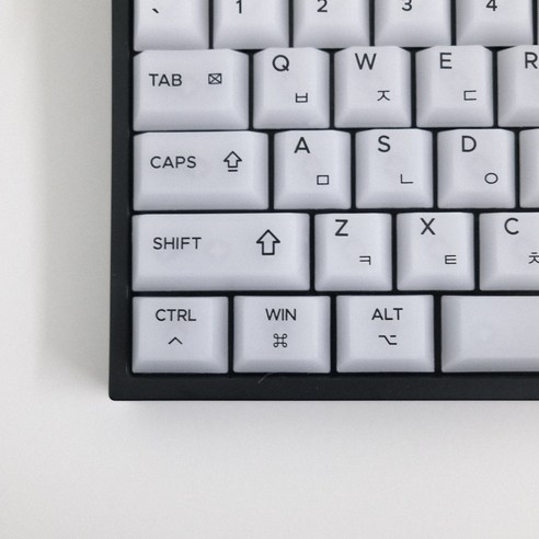 그린 화이트 안개 매트 키캡: 당신의 키보드를 예술 작품으로 승화시키다