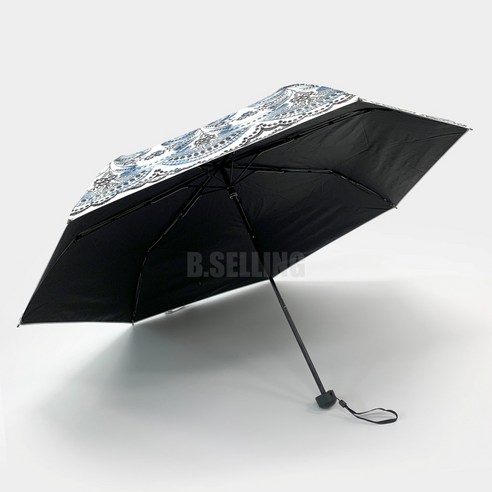 스타일과 피부 건강, 닥스 경량 우양산 하나로!